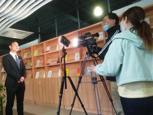 同舟戰(zhàn)疫，共迎花開——記學(xué)校抗擊疫情宣傳片中的禮儀服務(wù)力量